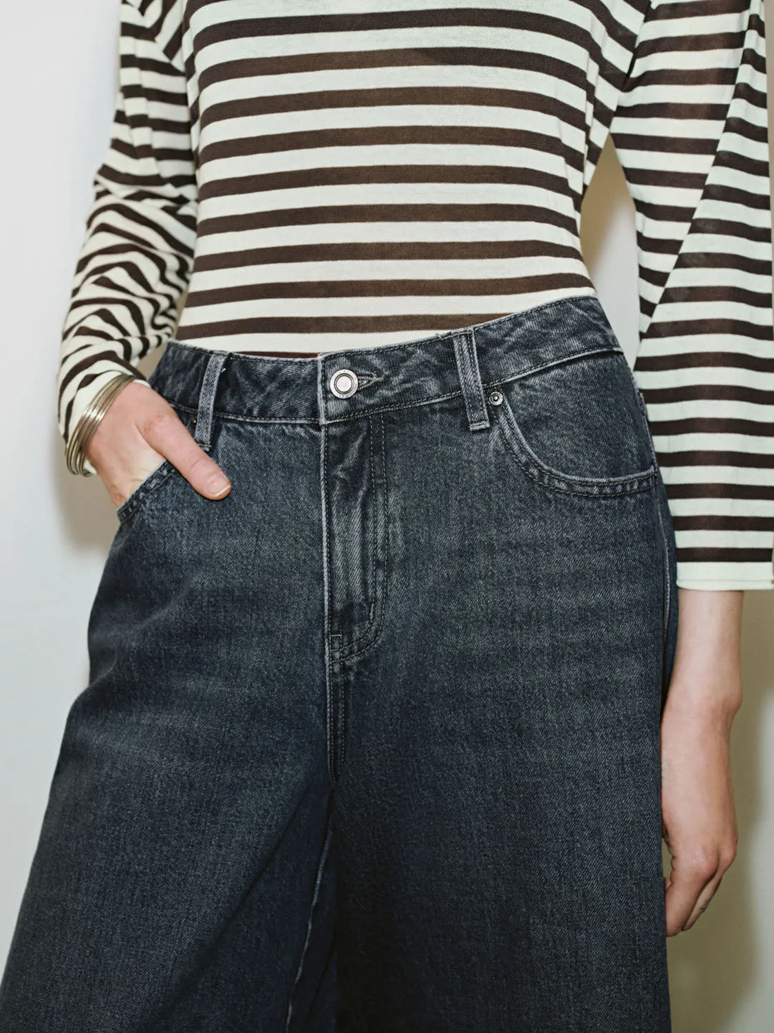 Mid-Length Denim Jeans sold by Urban Revivo product image thumbnail 4