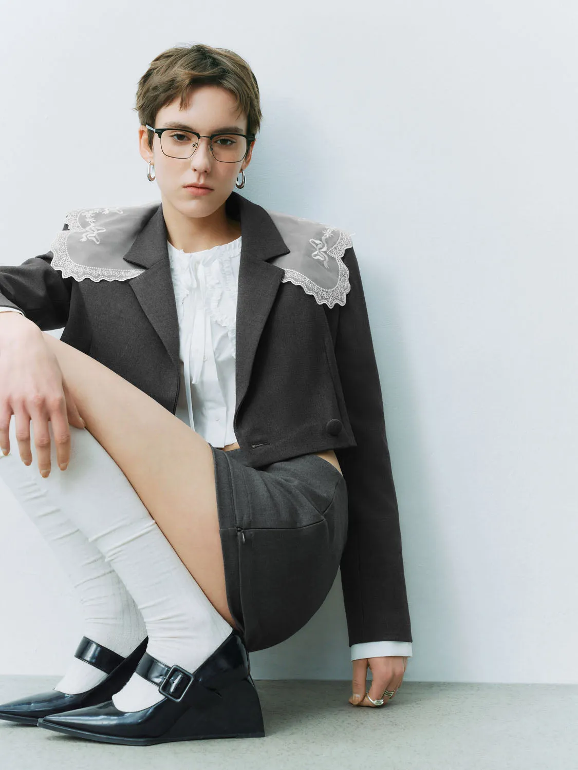 Cropped Blazers sold by Urban Revivo product image thumbnail 2