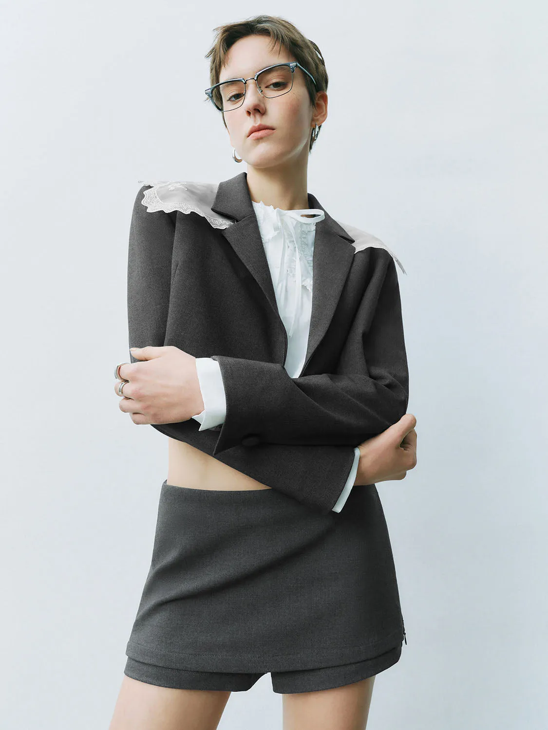 Cropped Blazers sold by Urban Revivo