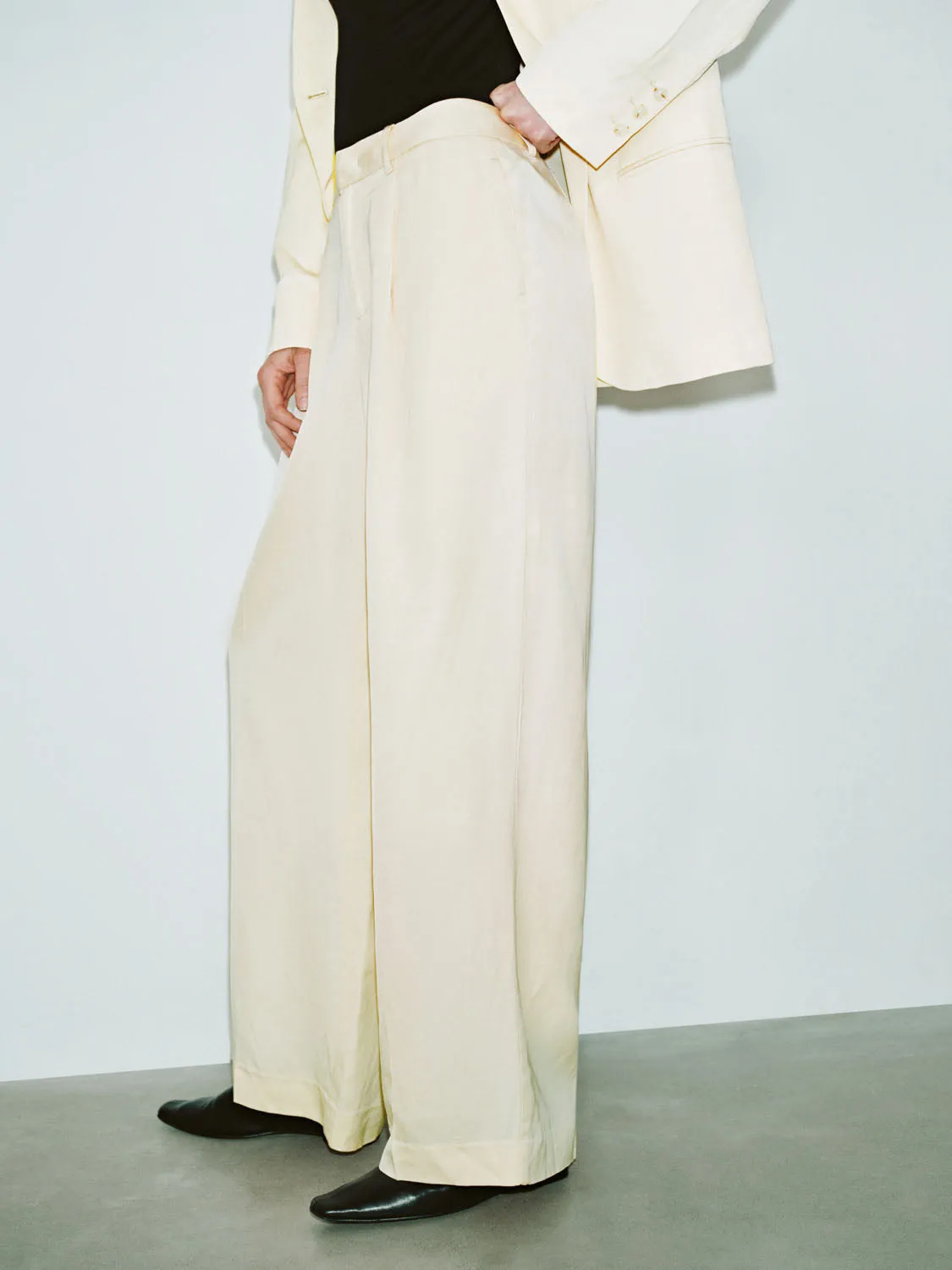 Loose Wide-Leg Pants sold by Urban Revivo product image thumbnail 3