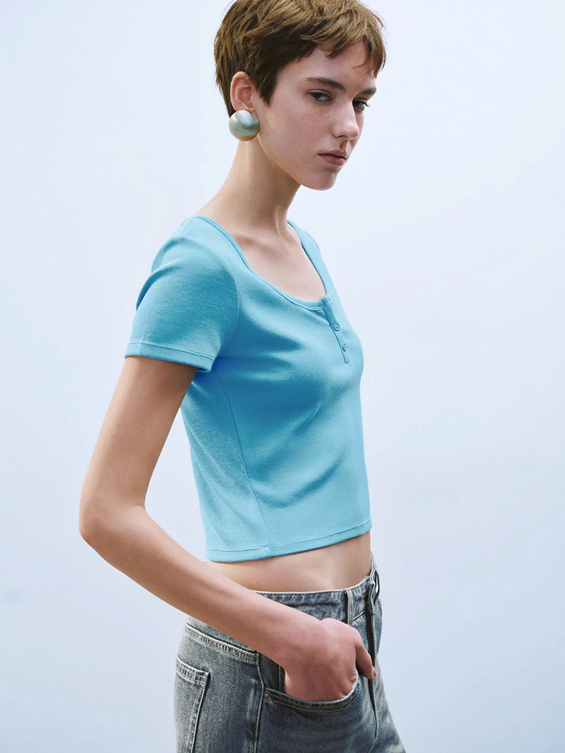 U-Neck Skinny T-Shirts sold by Urban Revivo product image thumbnail 3