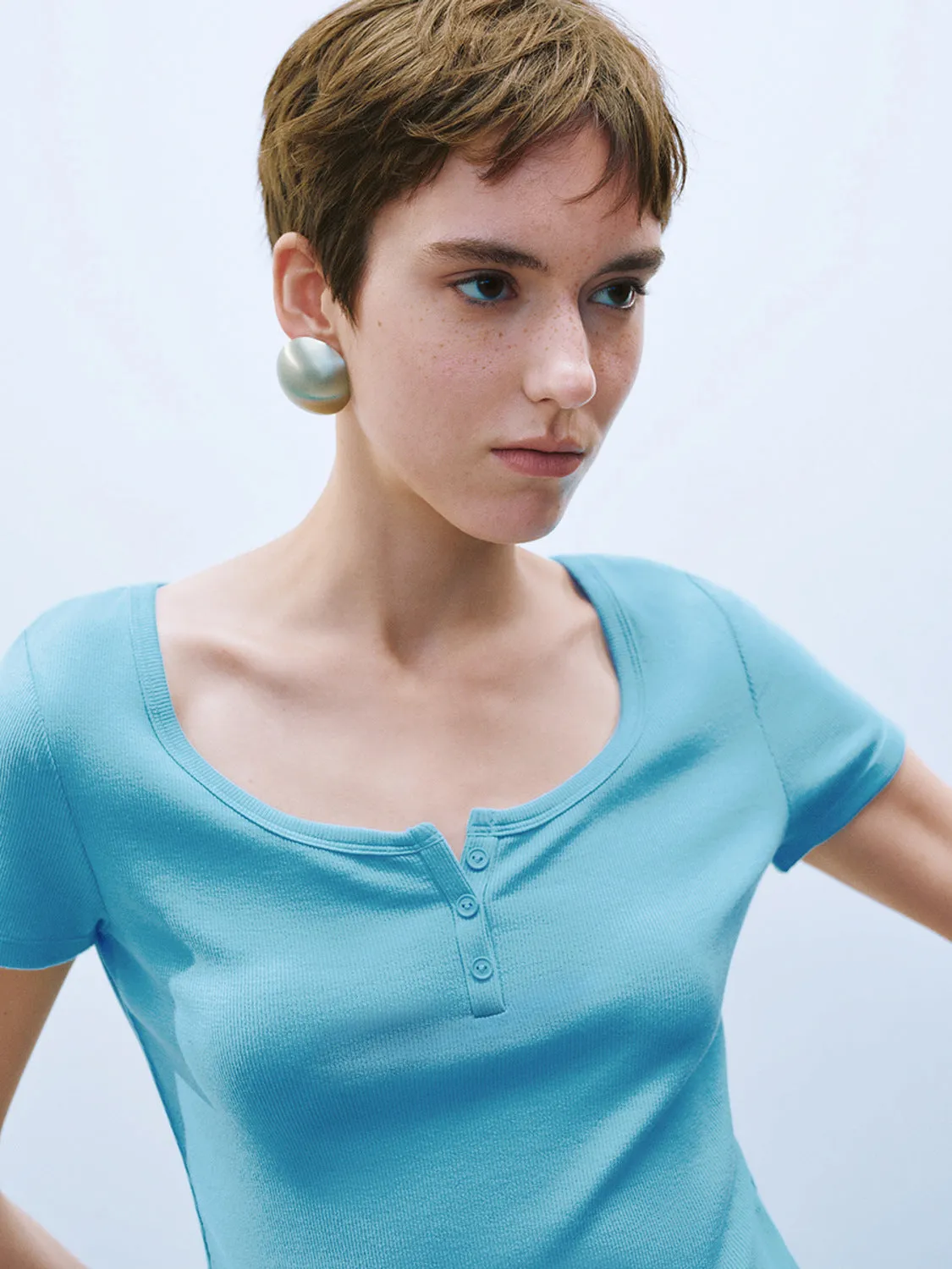 U-Neck Skinny T-Shirts sold by Urban Revivo product image thumbnail 5