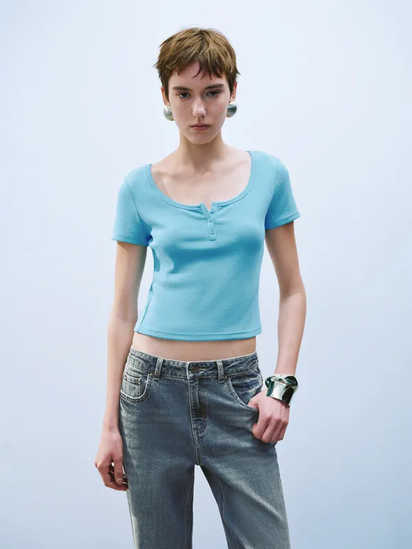 U-Neck Skinny T-Shirts sold by Urban Revivo