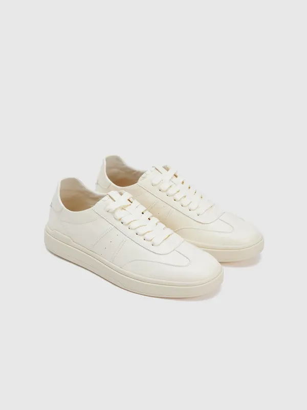 Sneakers sold by Urban Revivo