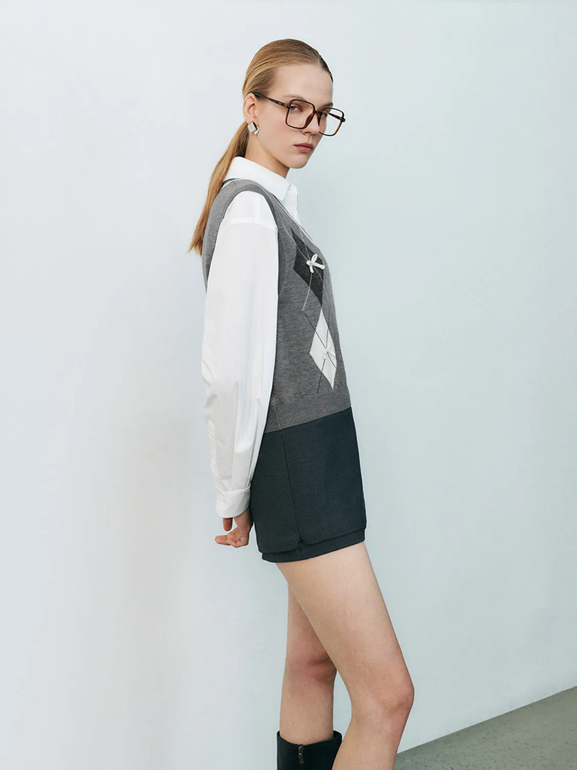 V-Neck Knitted Vests sold by Urban Revivo product image thumbnail 5