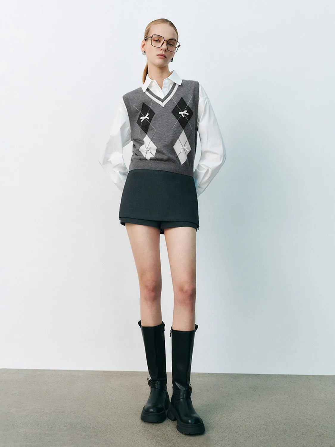 V-Neck Knitted Vests sold by Urban Revivo product image thumbnail 4