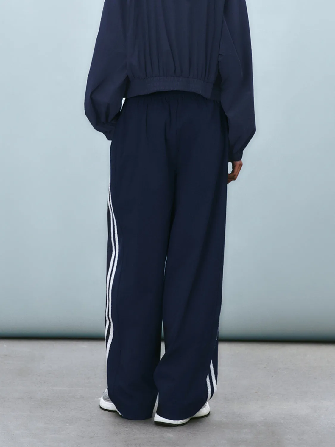 Oversized Carrot Fit Pants sold by Urban Revivo product image thumbnail 3