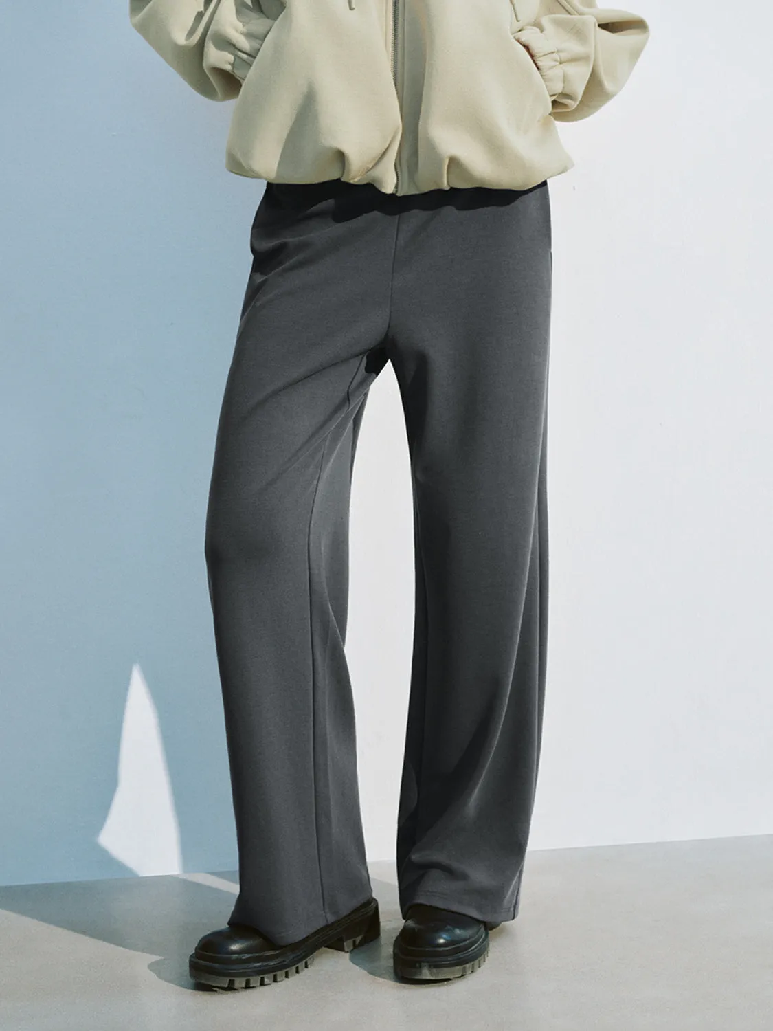 Regular Flare Pants sold by Urban Revivo product image thumbnail 2