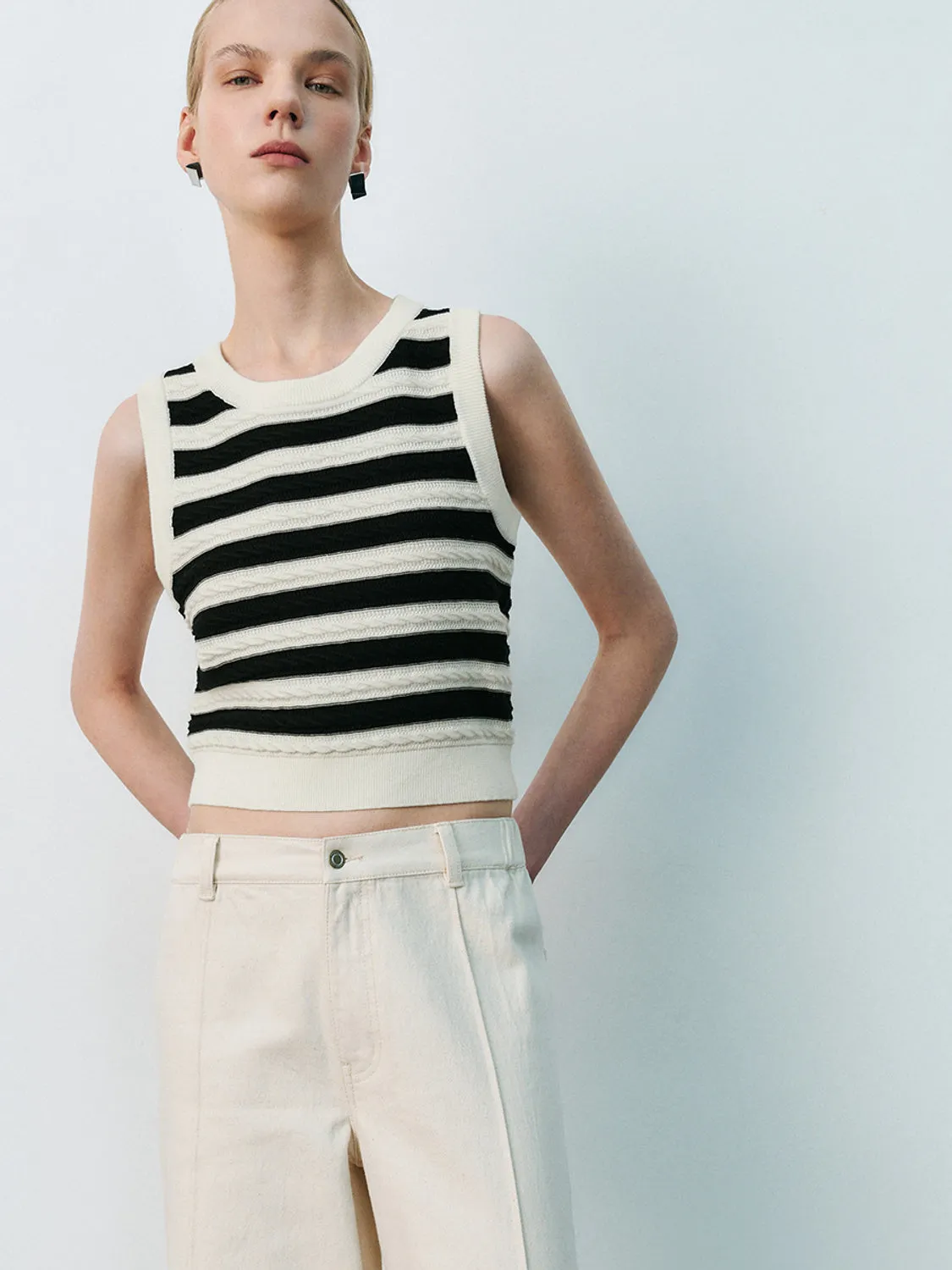 Knitted Vests sold by Urban Revivo product image thumbnail 3