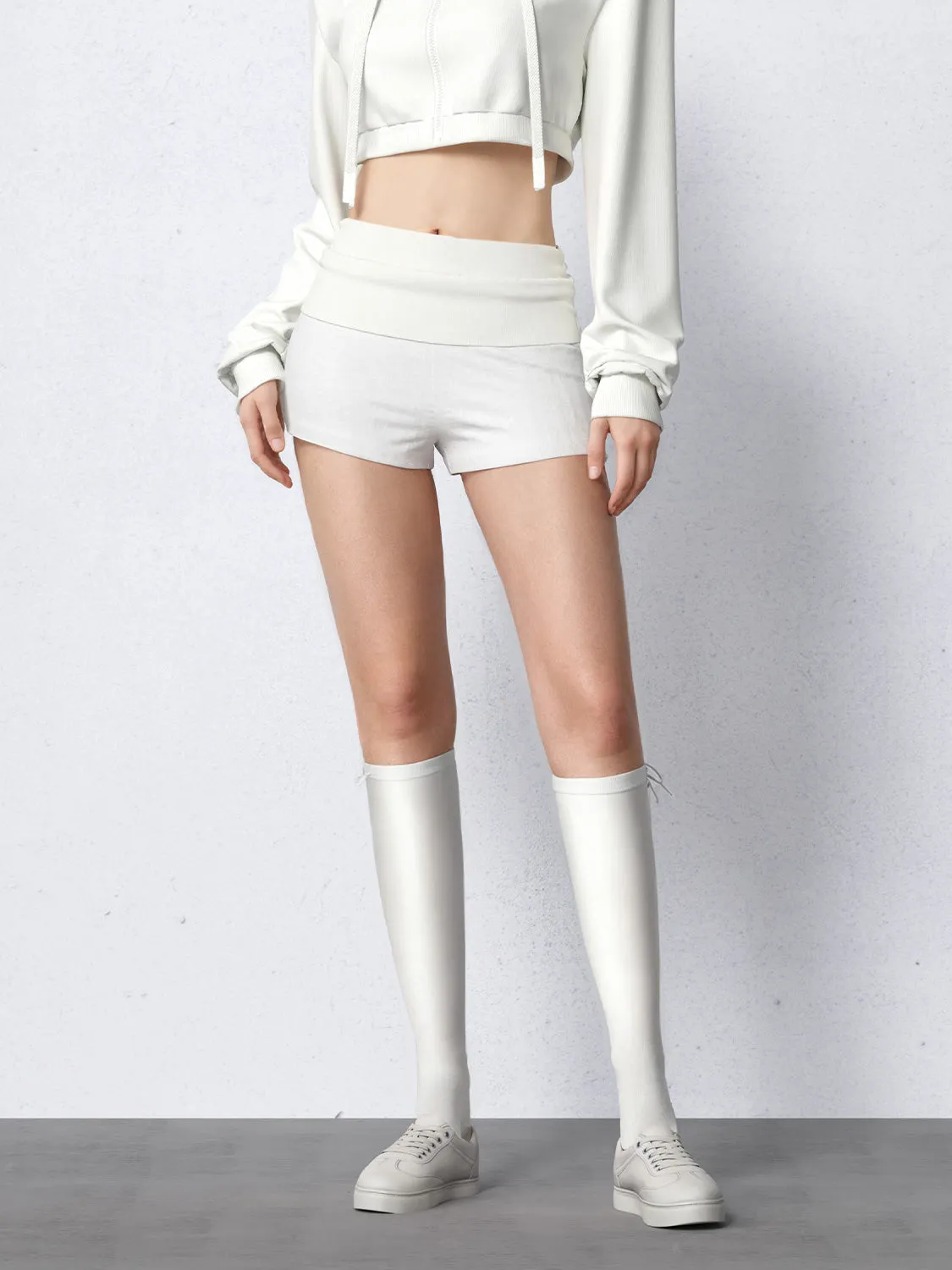 Skinny-Fit Shorts sold by Urban Revivo