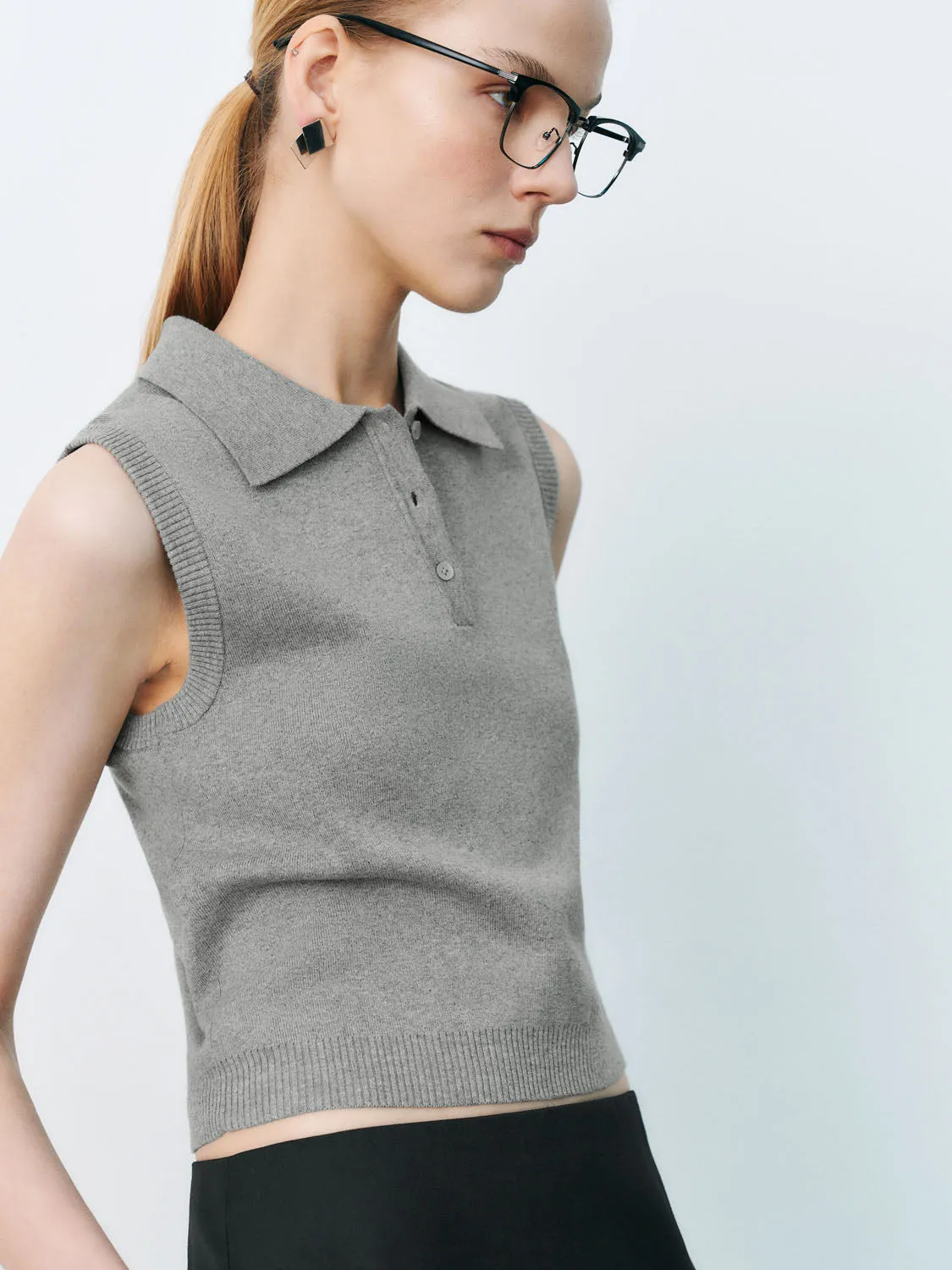 Sleeveless Knitted T-Shirts sold by Urban Revivo product image thumbnail 3