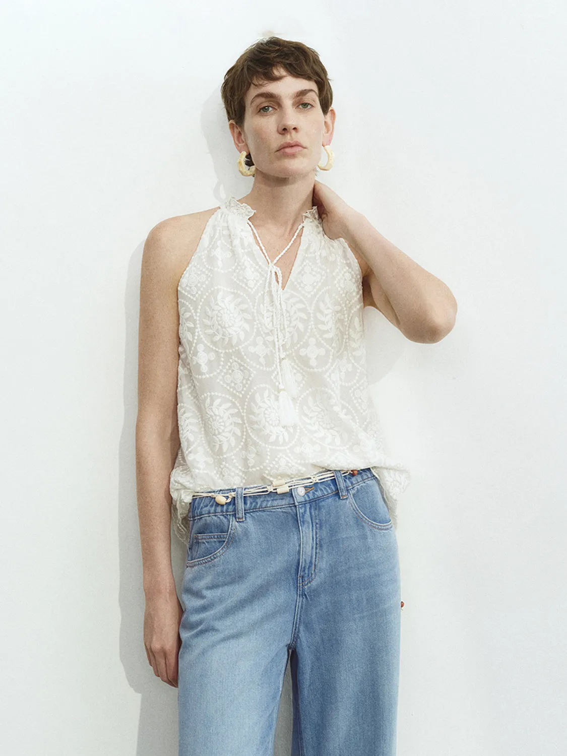 Sleeveless Overhead Shirt sold by Urban Revivo