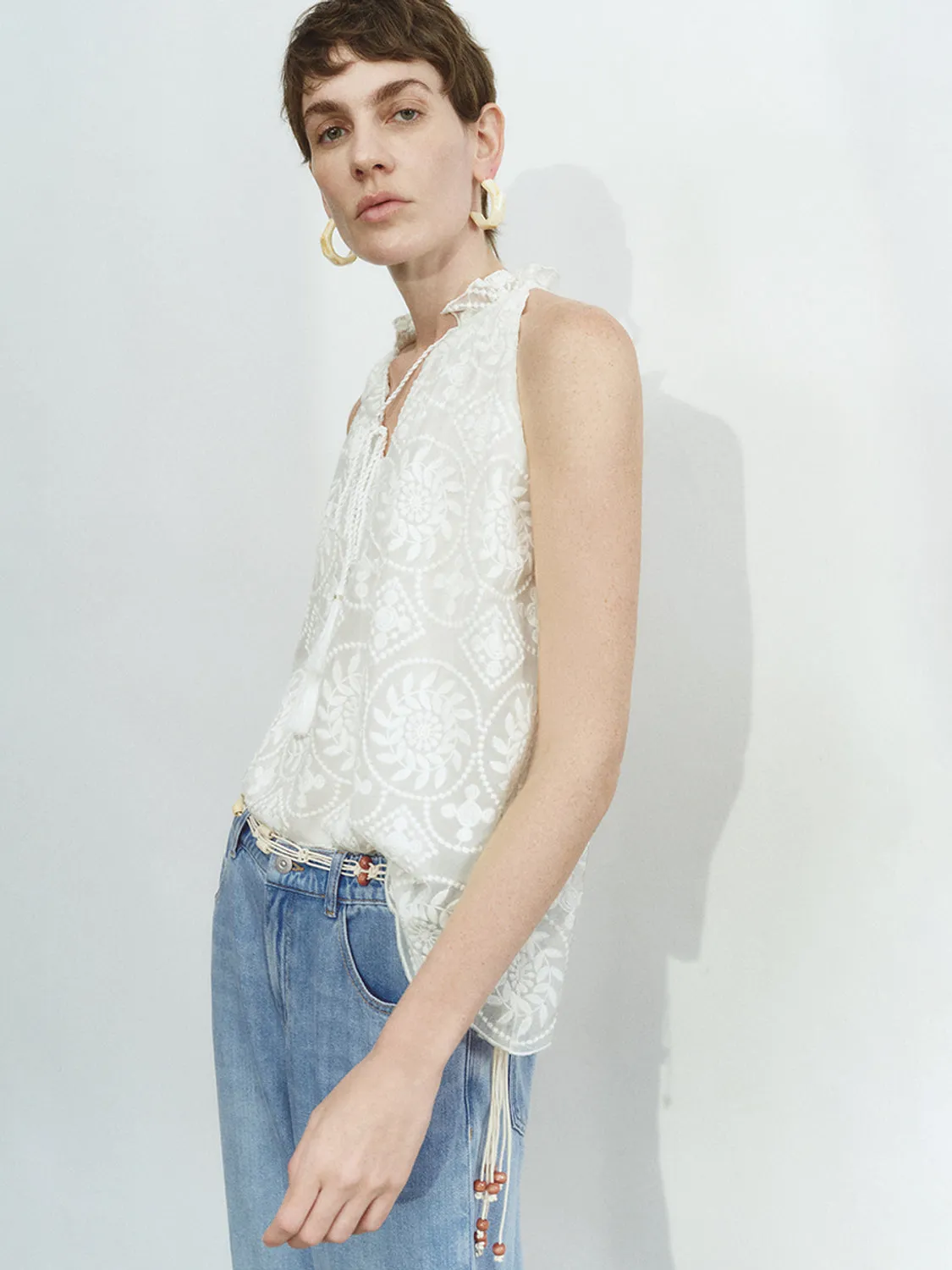 Sleeveless Overhead Shirt sold by Urban Revivo product image thumbnail 3