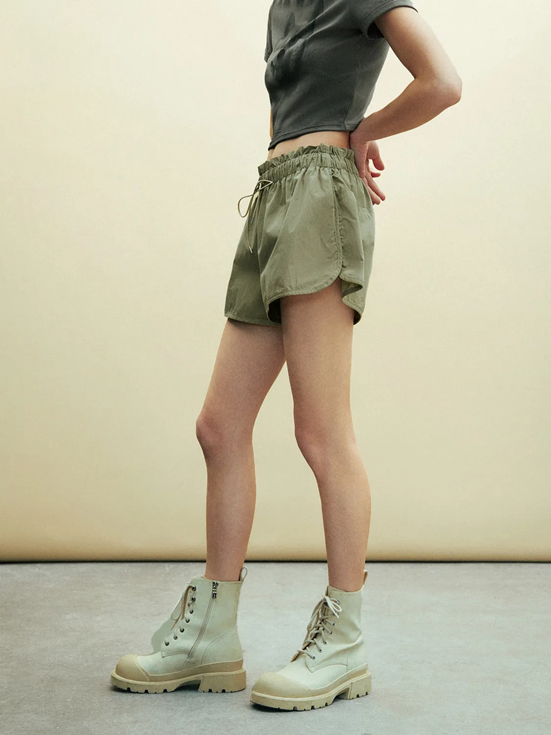 Leisure Oversized Shorts sold by Urban Revivo product image thumbnail 4