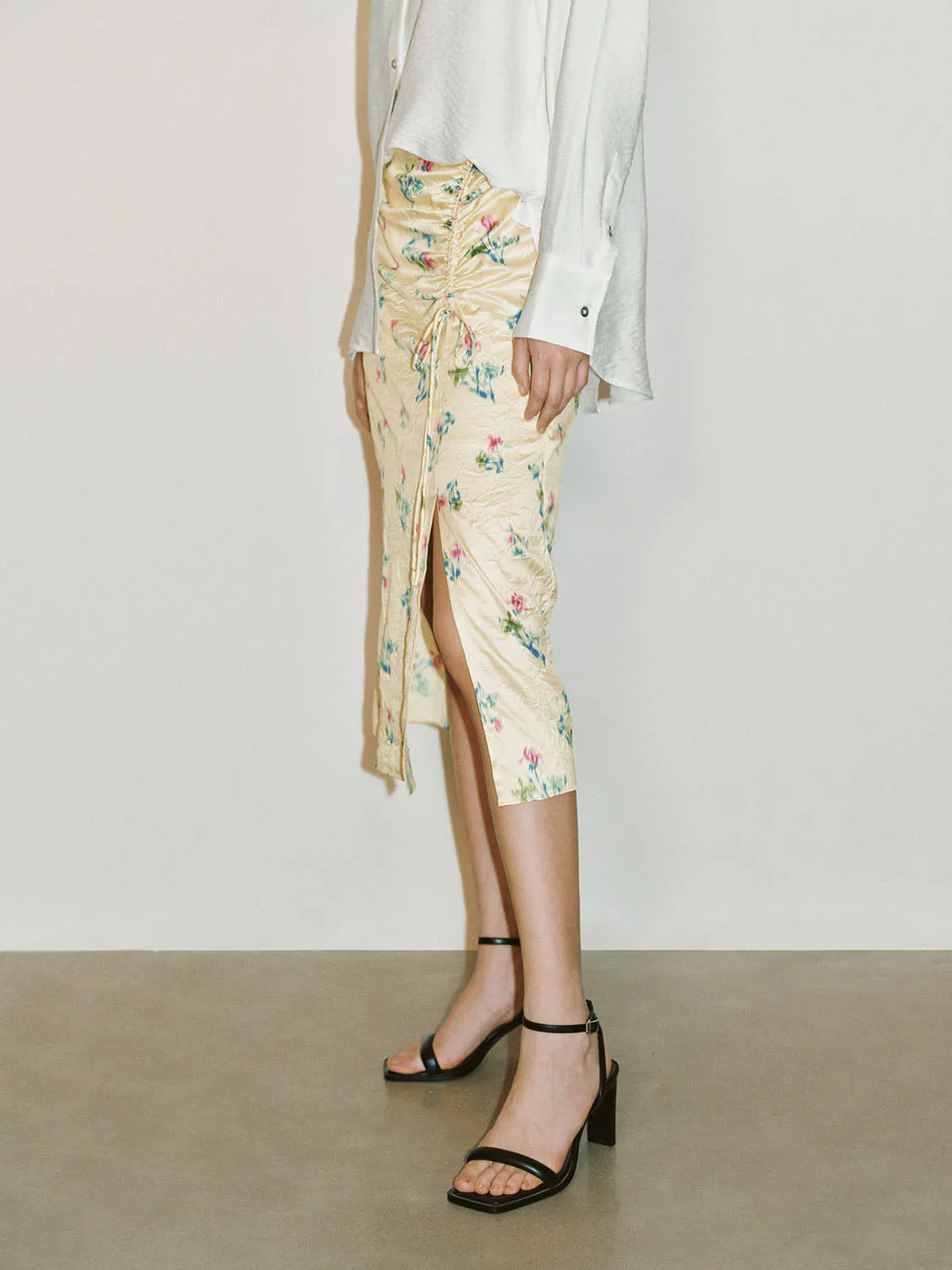 Floral Straight Skirts sold by Urban Revivo product image thumbnail 3