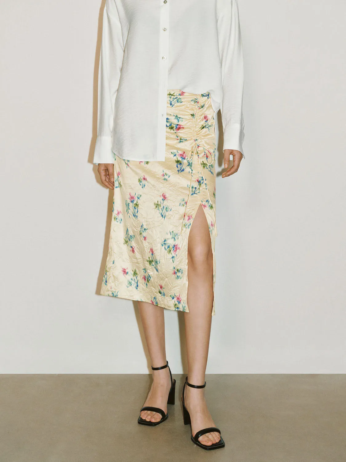 Floral Straight Skirts sold by Urban Revivo product image thumbnail 2
