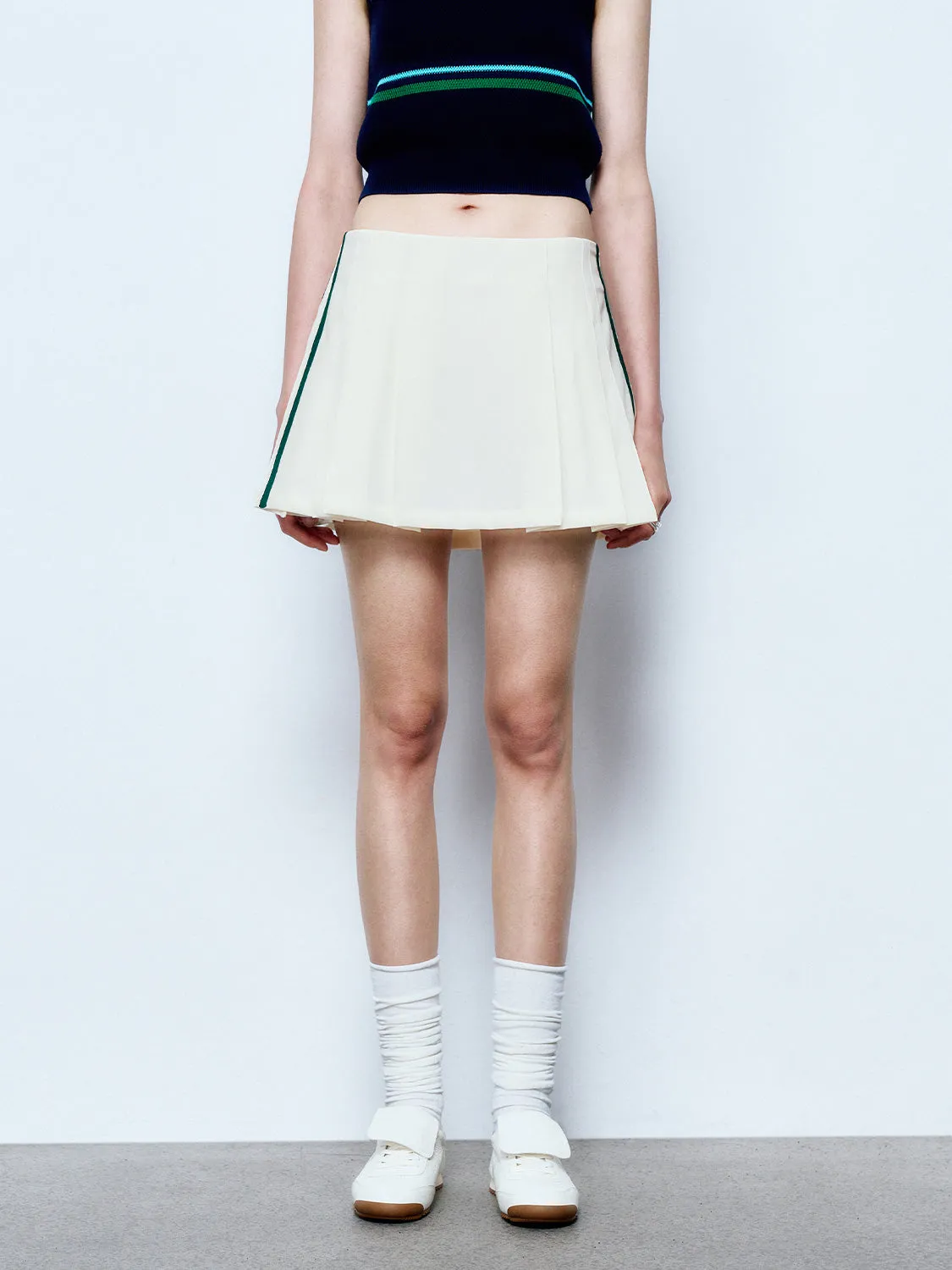 Pleated A-Line Skirts sold by Urban Revivo product image thumbnail 2