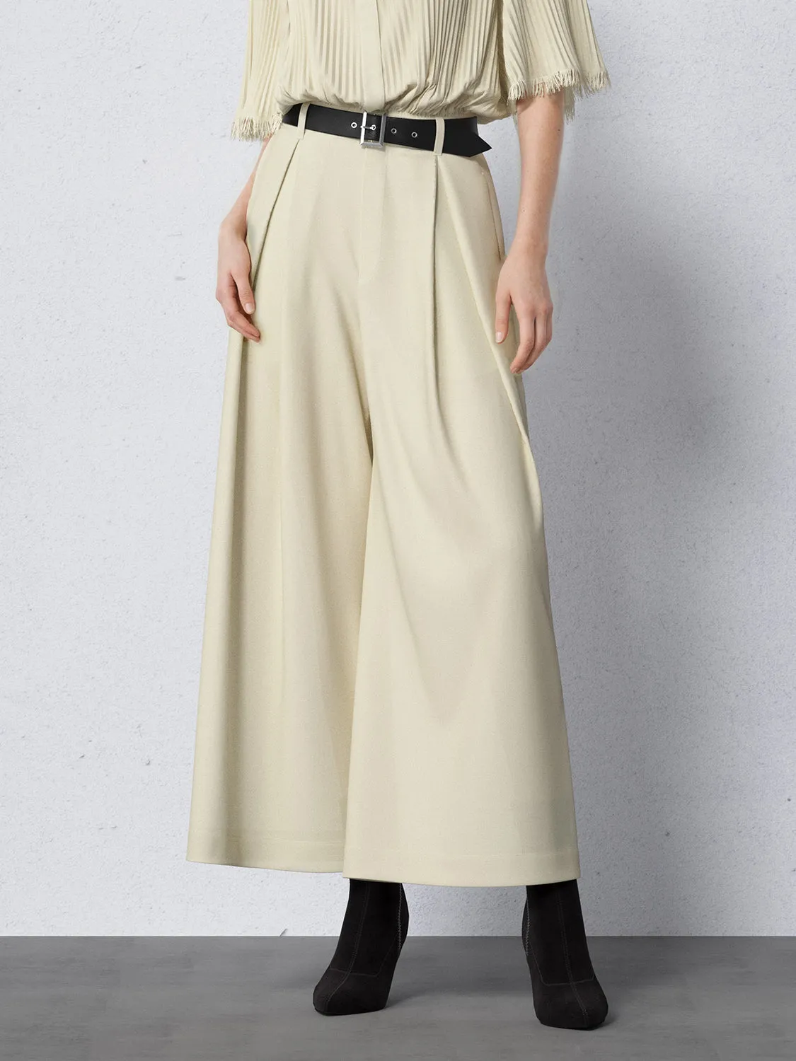 Loose Trousers sold by Urban Revivo product image thumbnail 2