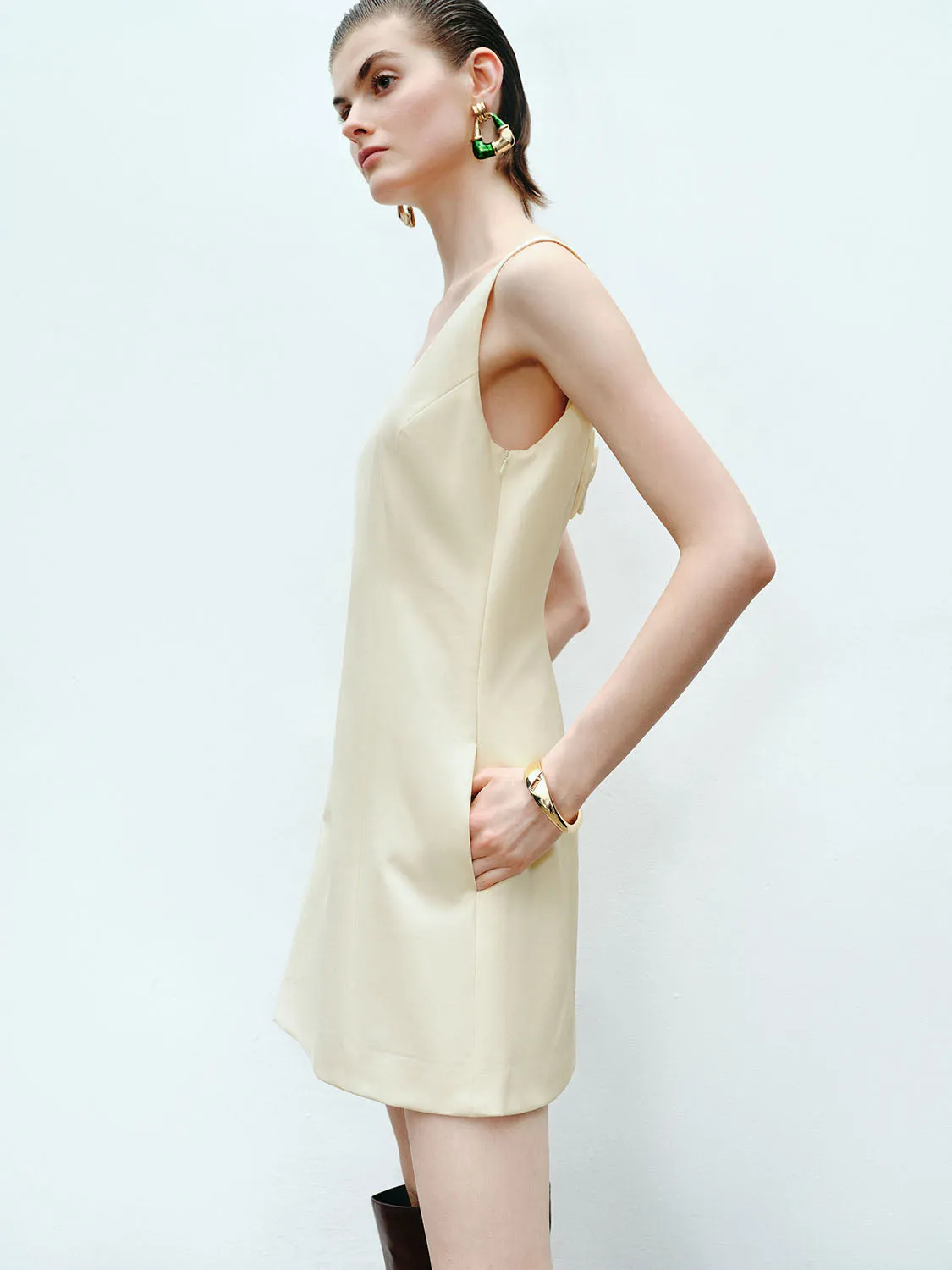 U-Neck Sleeveless A-Line Dresses sold by Urban Revivo product image thumbnail 2