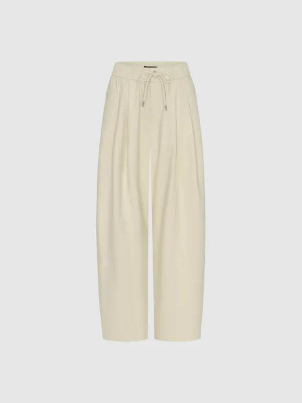 Carrot Fit Pants sold by Urban Revivo