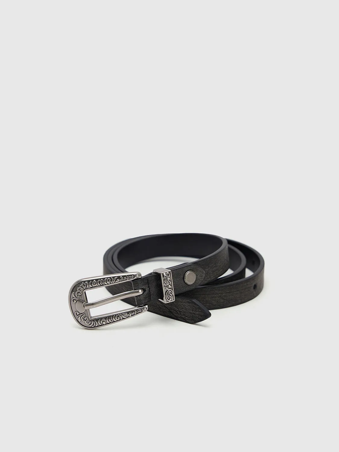 Belts sold by Urban Revivo