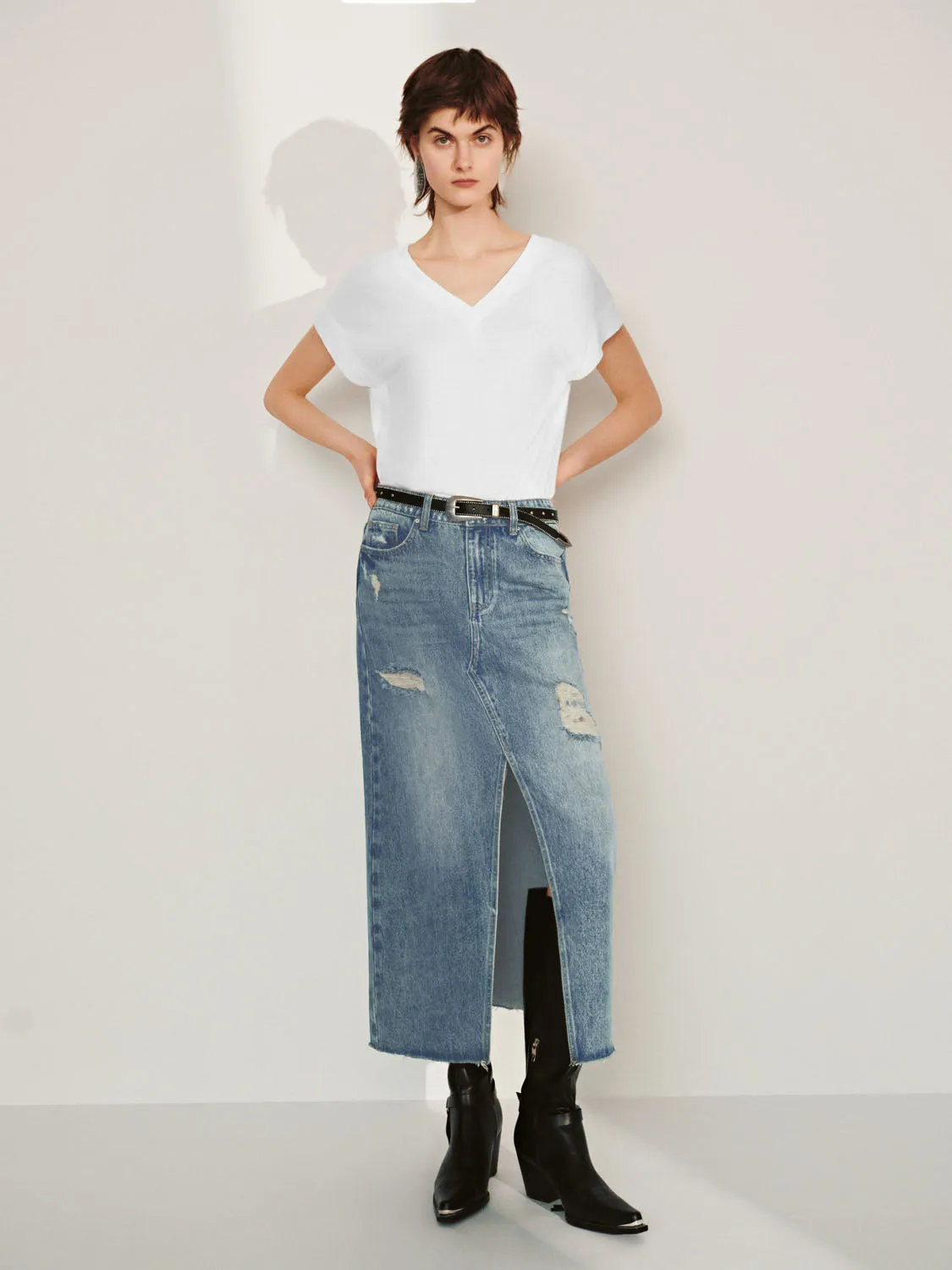 Split Hem Denim Skirts sold by Urban Revivo product image thumbnail 4