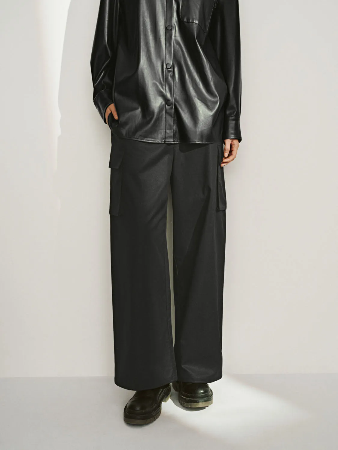 Carrot Fit Pants sold by Urban Revivo product image thumbnail 2