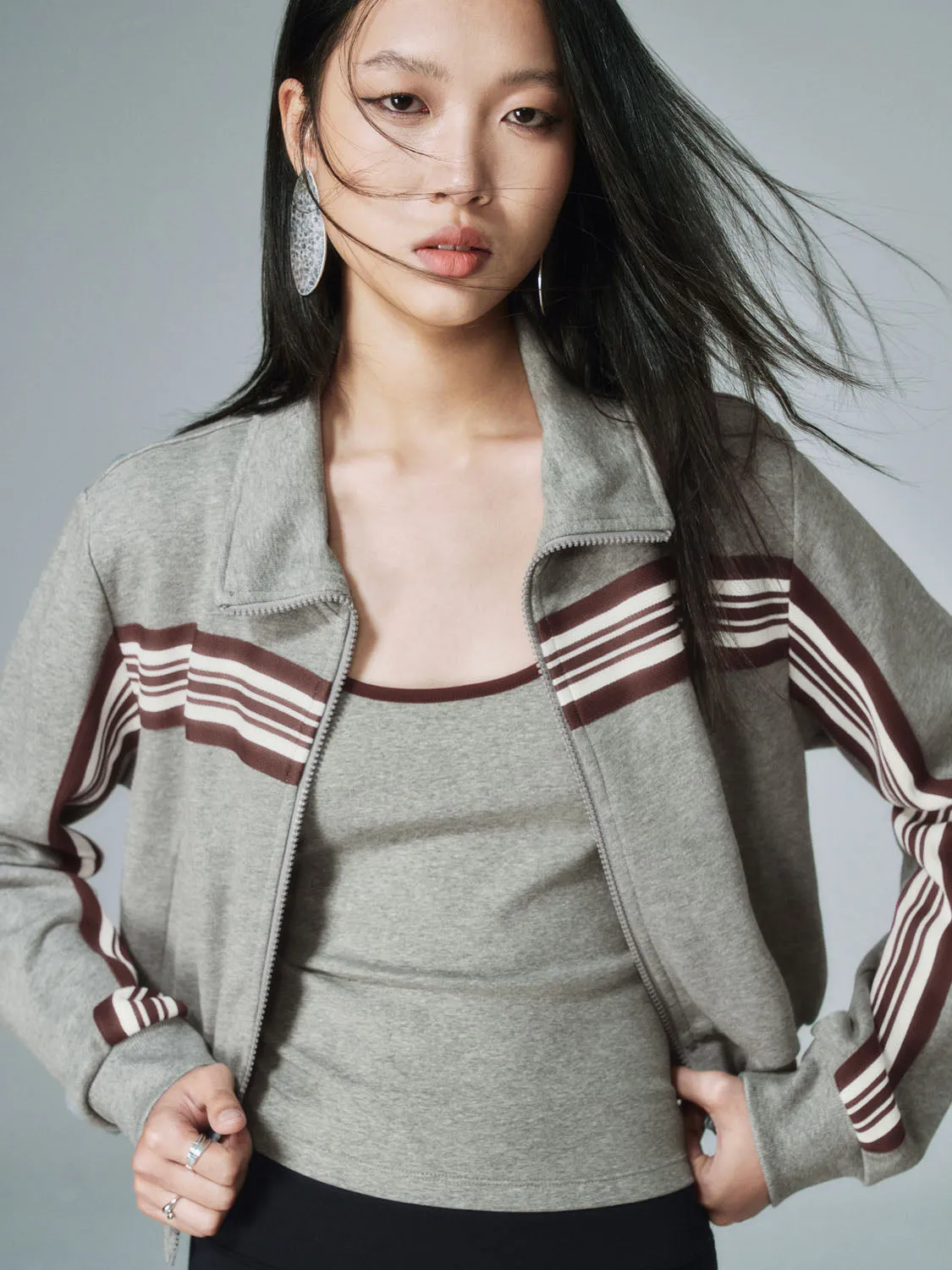 Cropped Jackets sold by Urban Revivo product image thumbnail 5