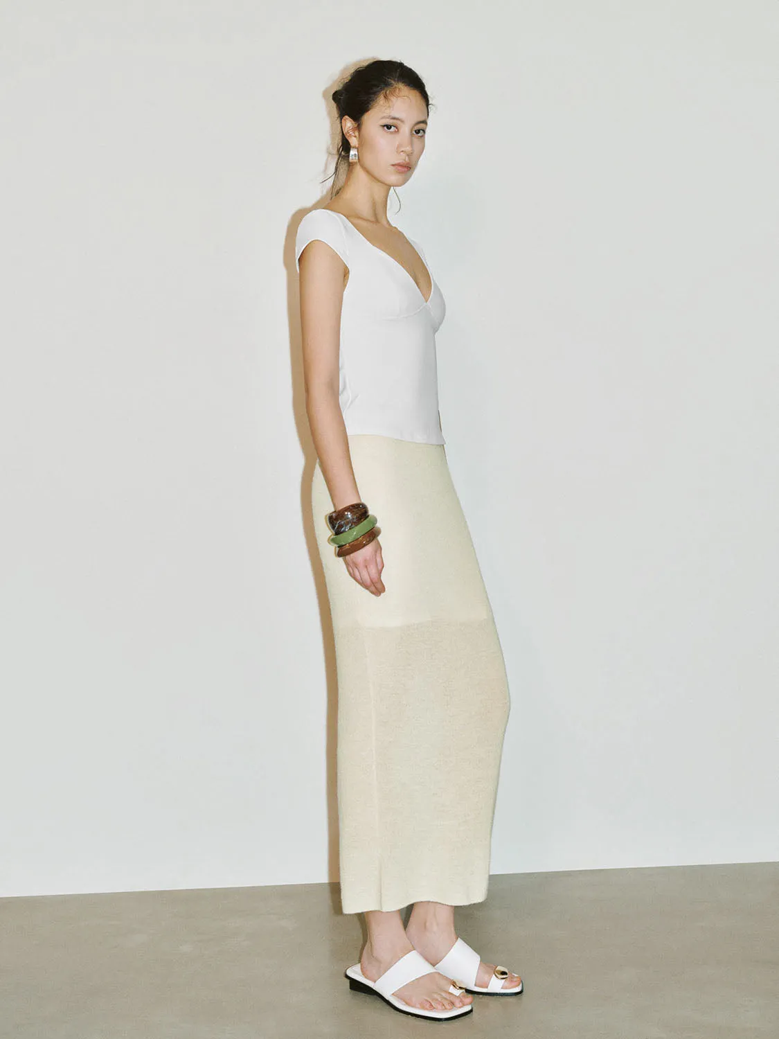 Skinny V-Neck T-Shirts sold by Urban Revivo product image thumbnail 5