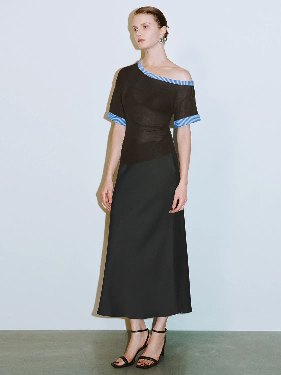 One Shoulder Regular T-Shirts sold by Urban Revivo product image thumbnail 5