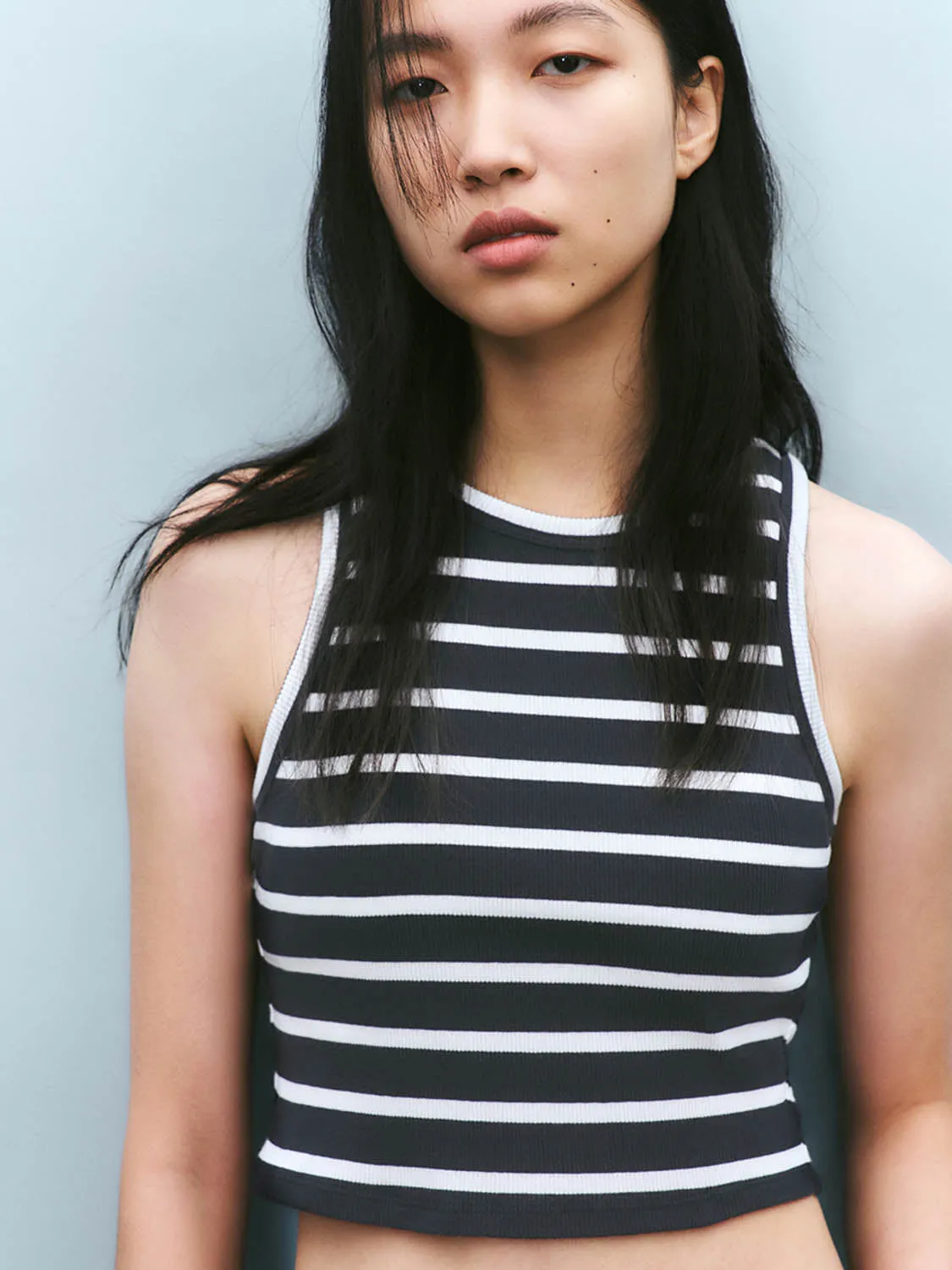 Skinny Cropped Tank Tops sold by Urban Revivo product image thumbnail 5