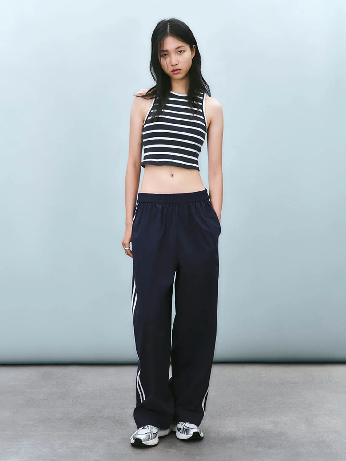 Skinny Cropped Tank Tops sold by Urban Revivo product image thumbnail 2