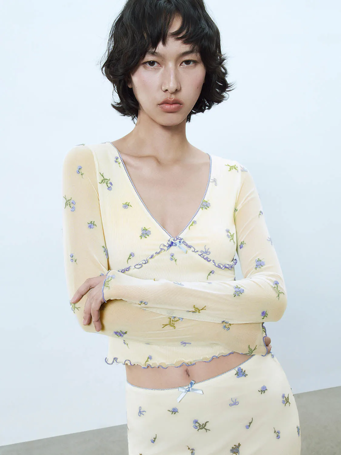 Skinny Floral T-Shirts sold by Urban Revivo product image thumbnail 5