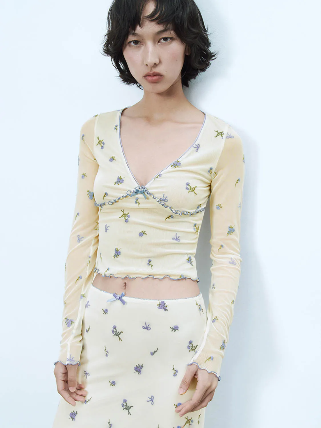 Skinny Floral T-Shirts sold by Urban Revivo product image thumbnail 3