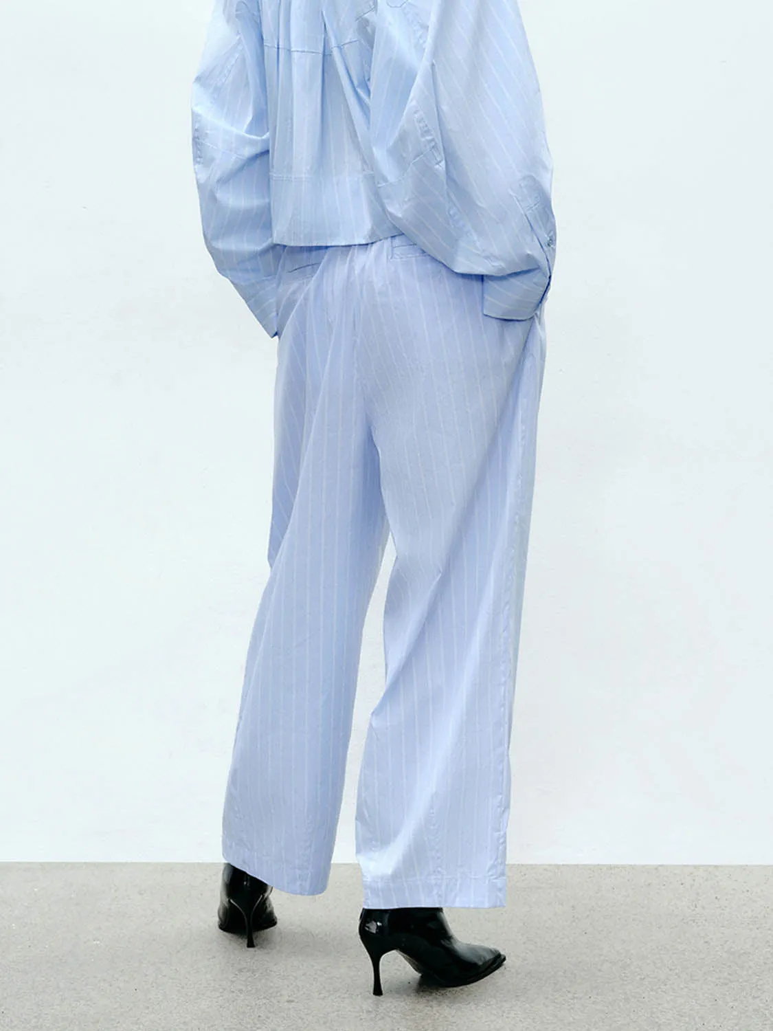 Oversized Wide-Leg Pants sold by Urban Revivo product image thumbnail 3