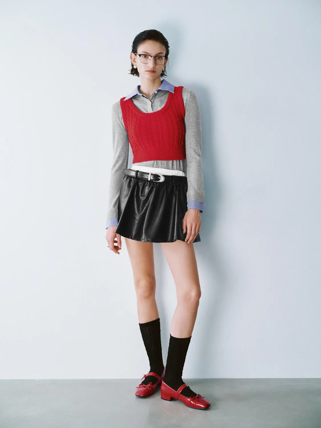 Sleeveless Cable Knitted T-Shirts sold by Urban Revivo product image thumbnail 4