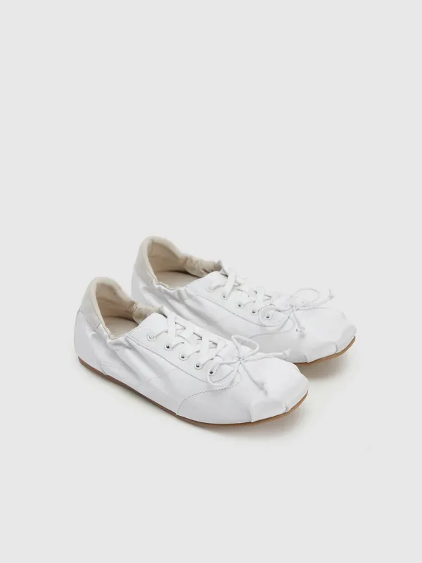 Pumps sold by Urban Revivo