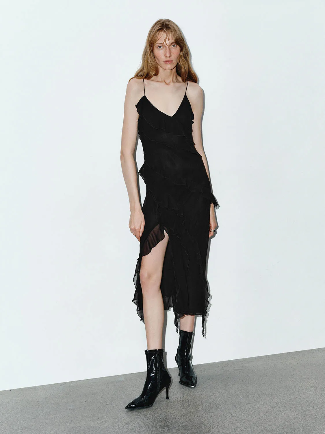 Cami Split Hem Skinny-Fit Dresses sold by Urban Revivo product image thumbnail 4