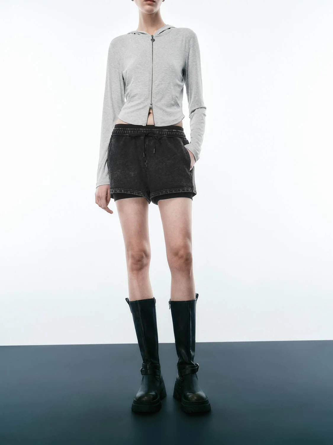 Vogue Shorts sold by Urban Revivo product image thumbnail 2