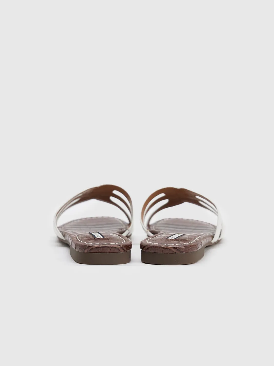 Slippers sold by Urban Revivo product image thumbnail 3