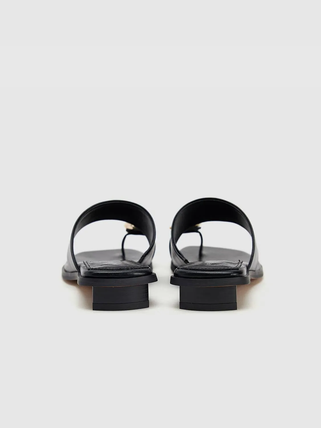 Slippers sold by Urban Revivo product image thumbnail 3