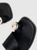 Slippers sold by Urban Revivo