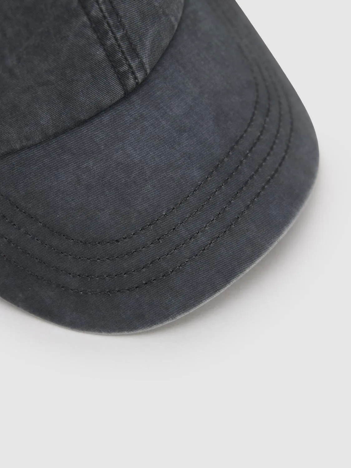 Baseball Caps sold by Urban Revivo product image thumbnail 5