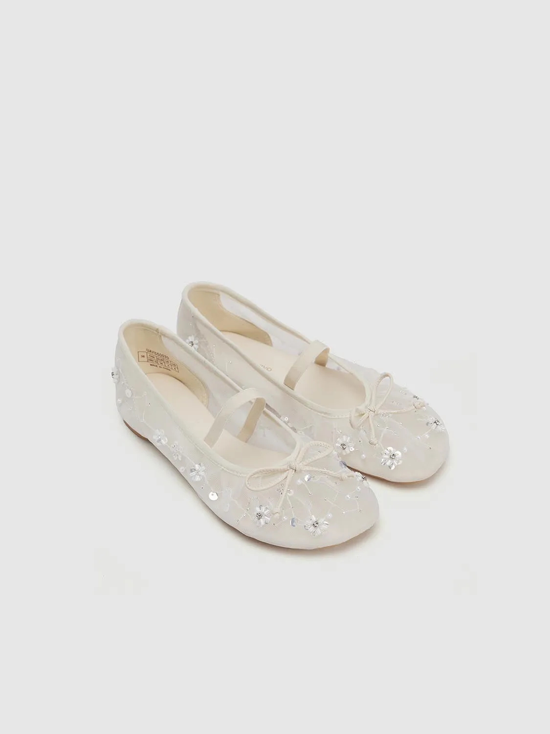 Low-Cut Pumps sold by Urban Revivo