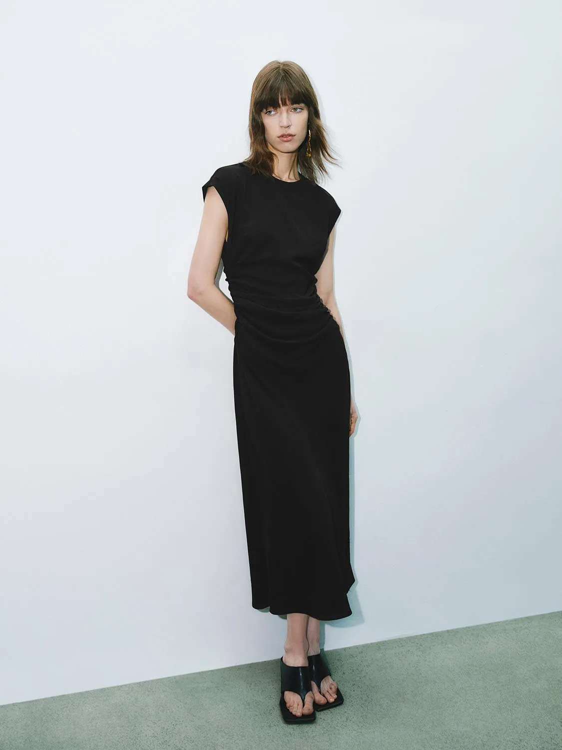 Sleeveless Skater Dresses sold by Urban Revivo product image thumbnail 4