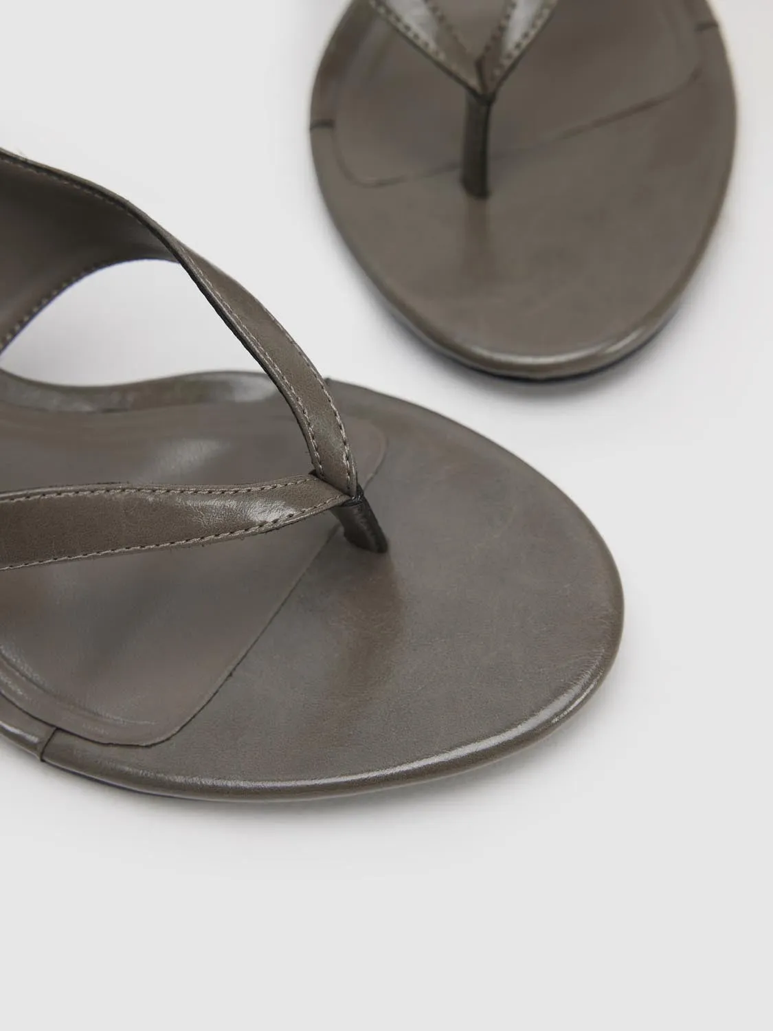 Sandals sold by Urban Revivo product image thumbnail 5