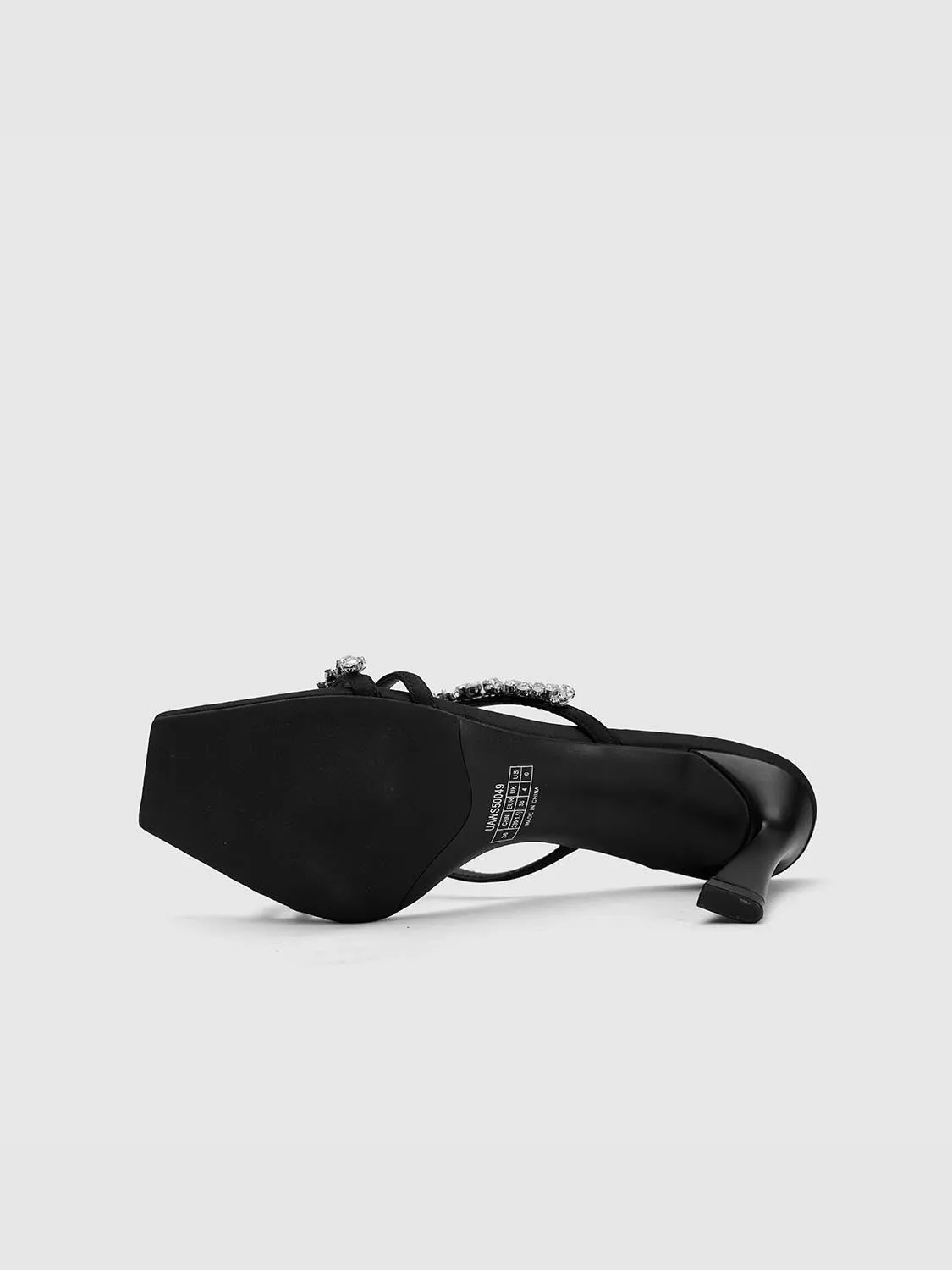 Sandals sold by Urban Revivo product image thumbnail 5