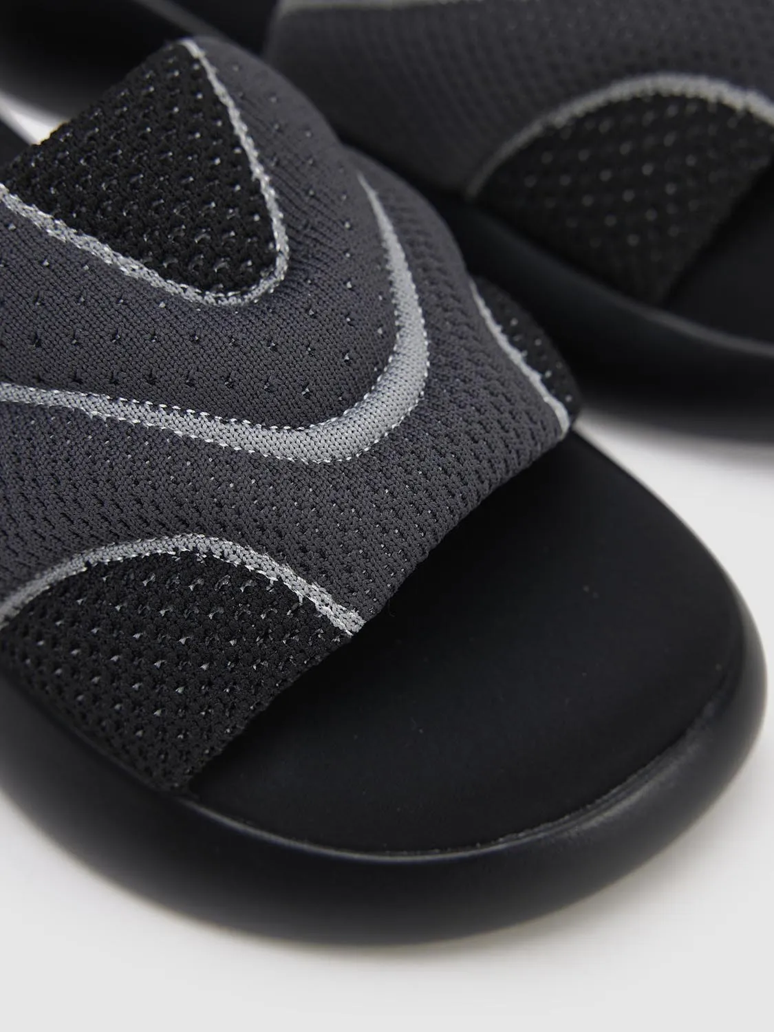 Slippers sold by Urban Revivo product image thumbnail 5