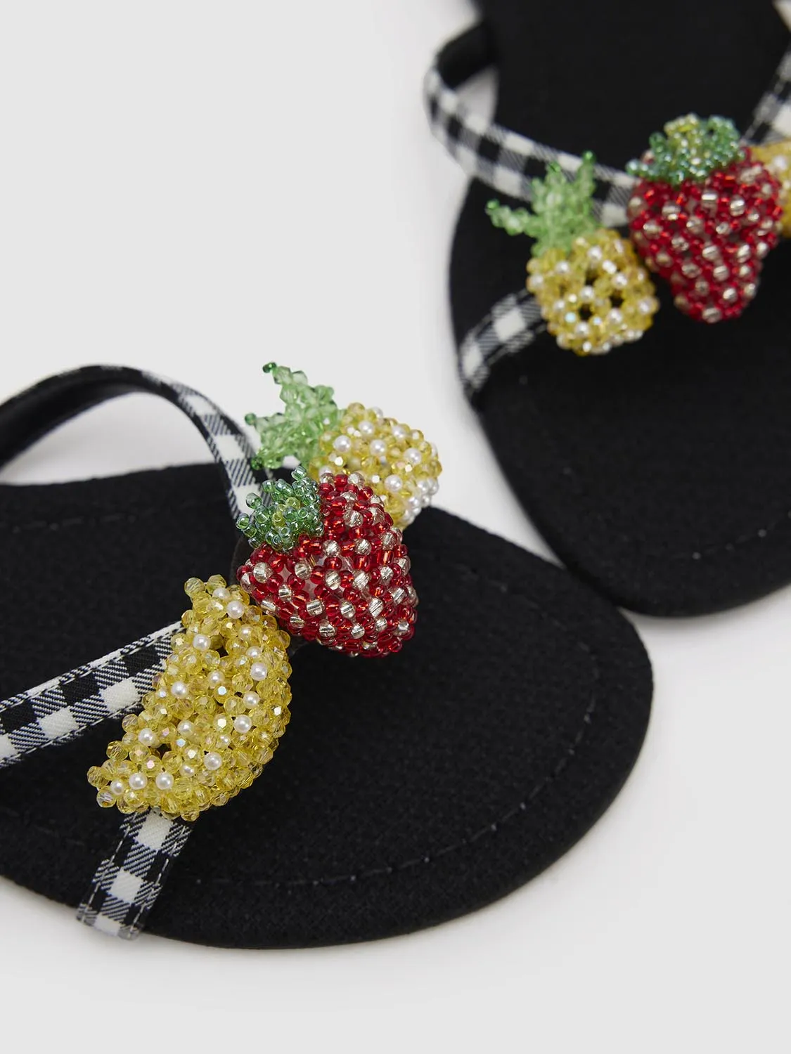 Slippers sold by Urban Revivo product image thumbnail 5