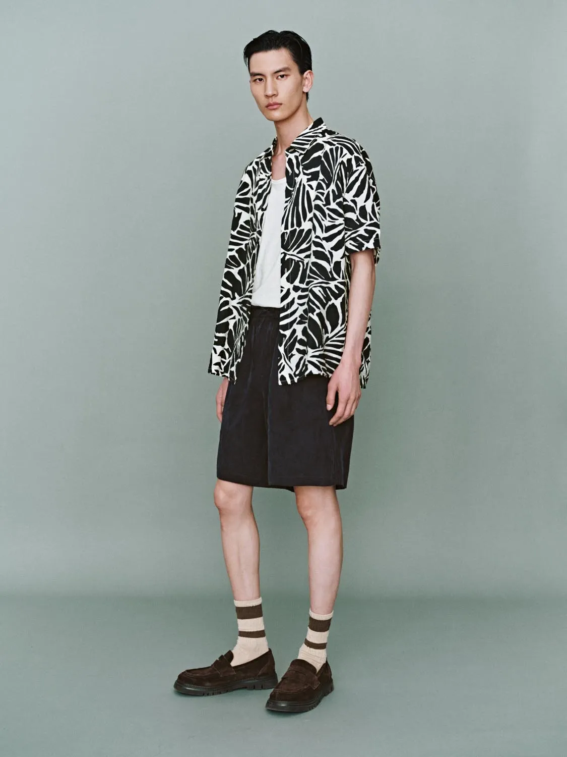 Shorts sold by Urban Revivo product image thumbnail 5